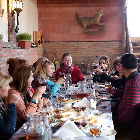Nona Guest House Shilda Екстериор снимка