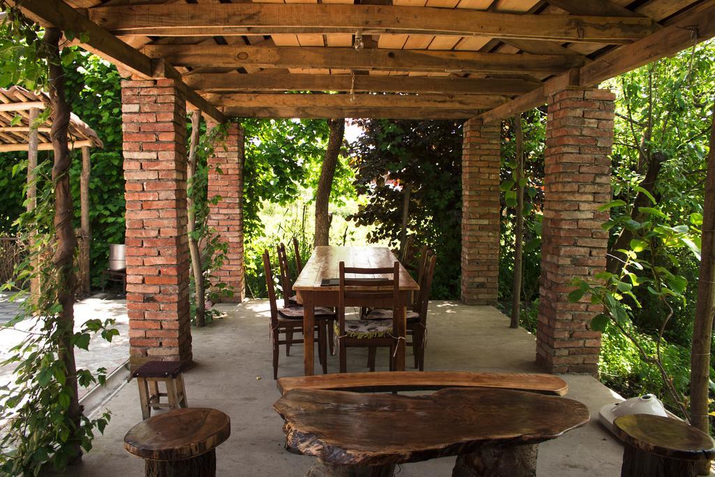 Nona Guest House Shilda Екстериор снимка