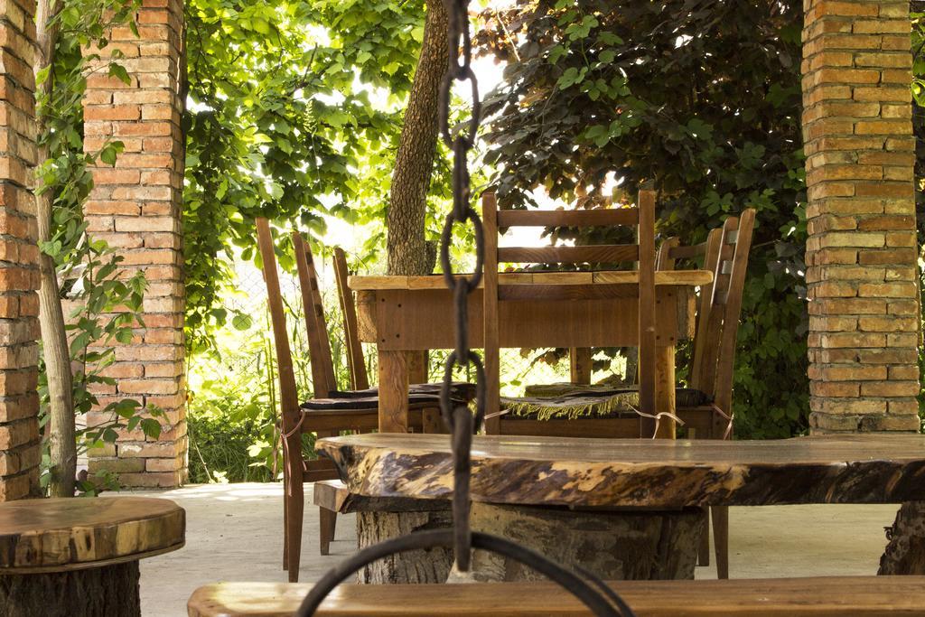 Nona Guest House Shilda Екстериор снимка
