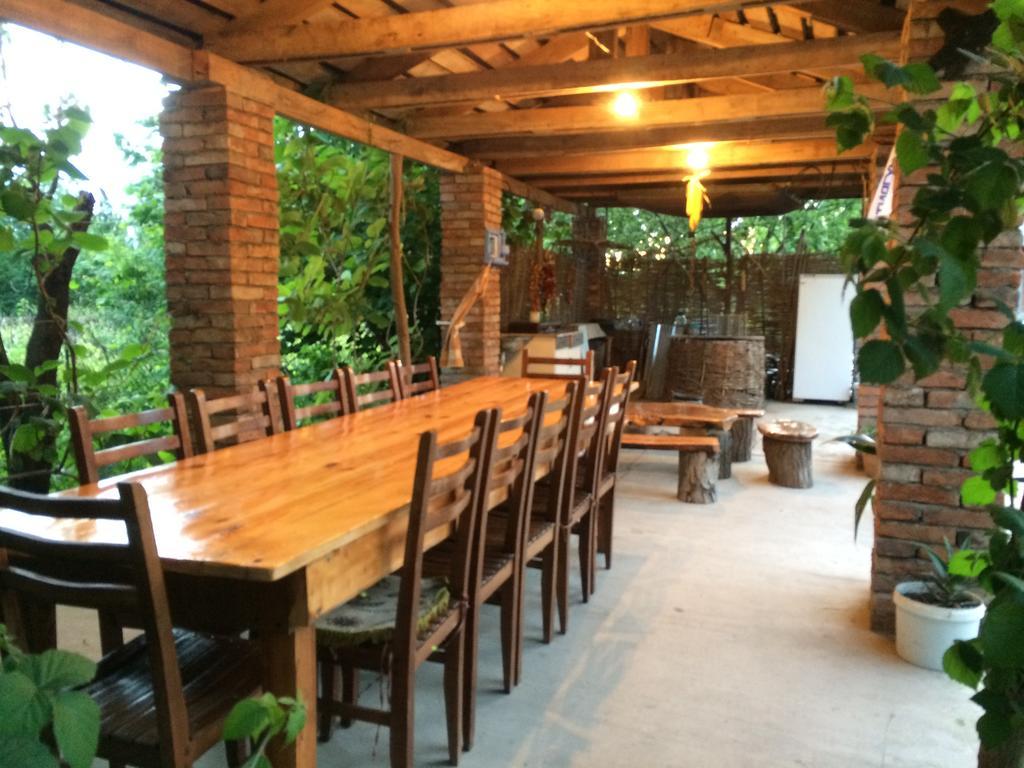 Nona Guest House Shilda Екстериор снимка