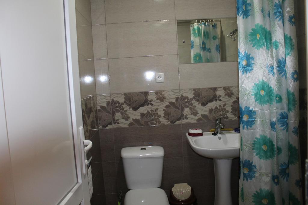 Nona Guest House Shilda Екстериор снимка