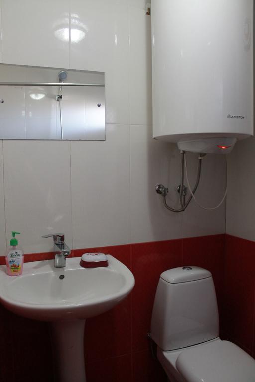 Nona Guest House Shilda Екстериор снимка