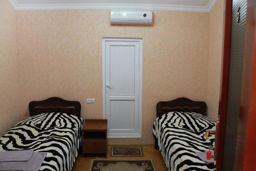Nona Guest House Shilda Екстериор снимка