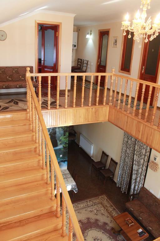 Nona Guest House Shilda Екстериор снимка