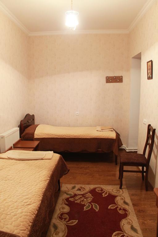 Nona Guest House Shilda Екстериор снимка