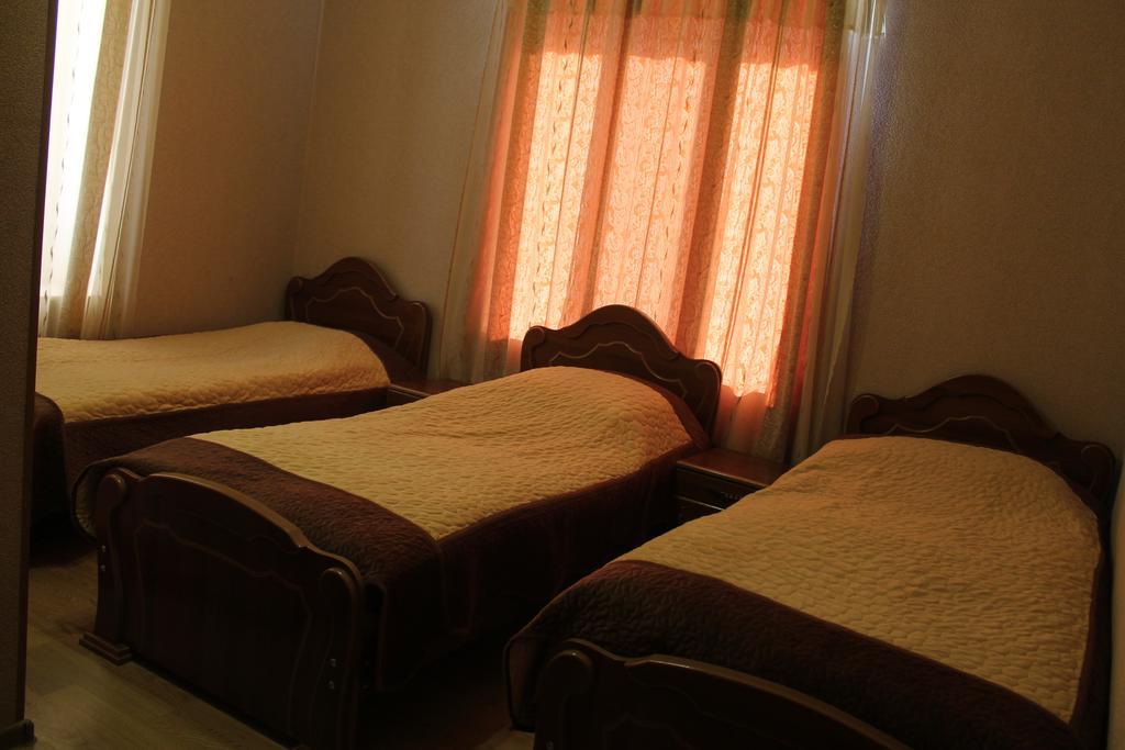 Nona Guest House Shilda Екстериор снимка