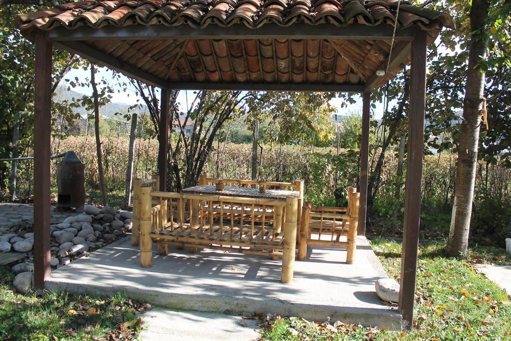 Nona Guest House Shilda Екстериор снимка