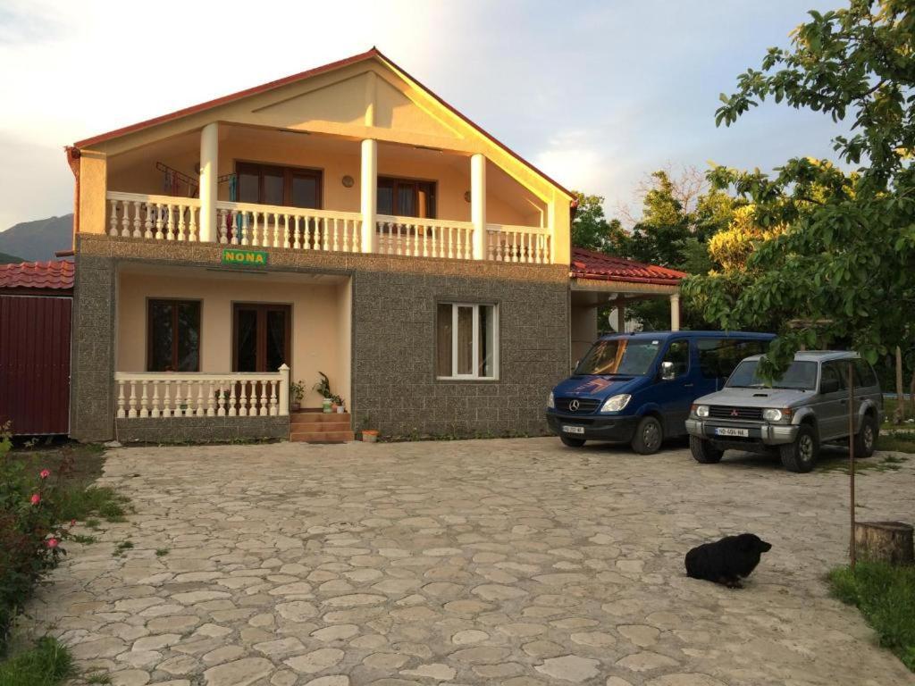 Nona Guest House Shilda Екстериор снимка